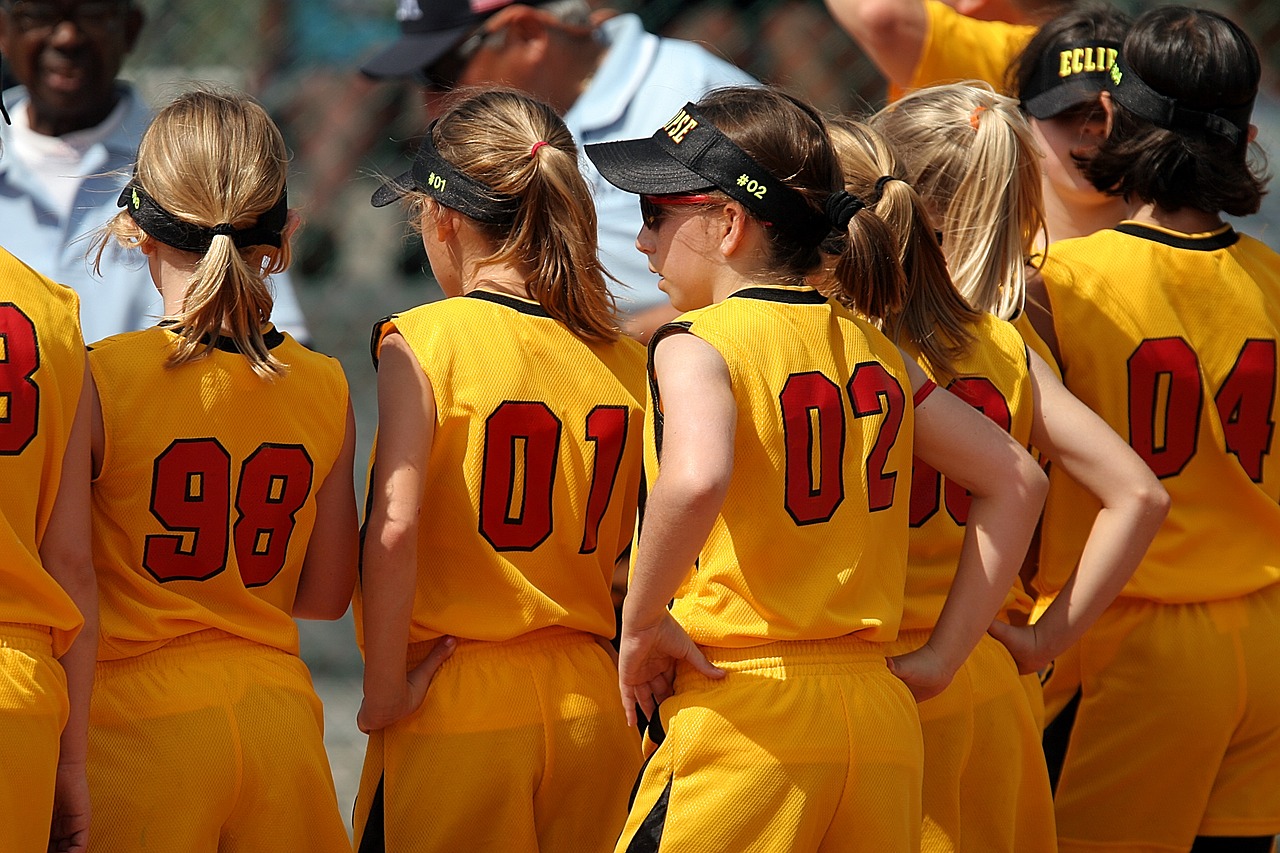 softball, team, girls-1593816.jpg